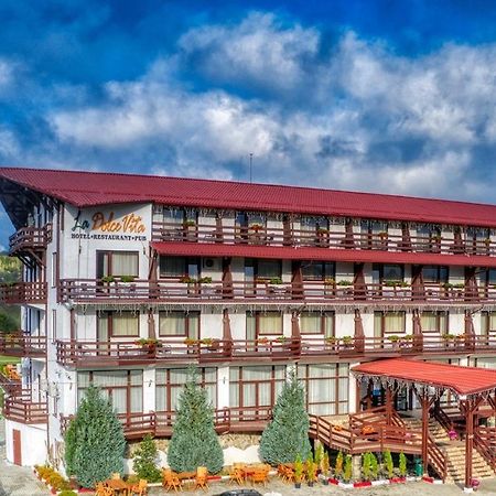 Hotel La Dolce Vita Zărneşti Dış mekan fotoğraf