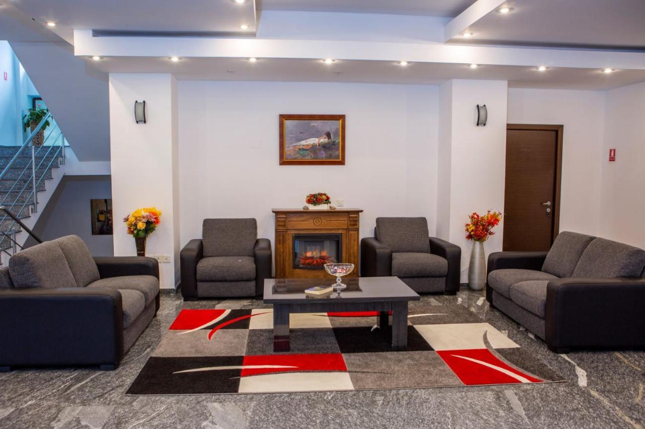 Hotel La Dolce Vita Zărneşti Dış mekan fotoğraf