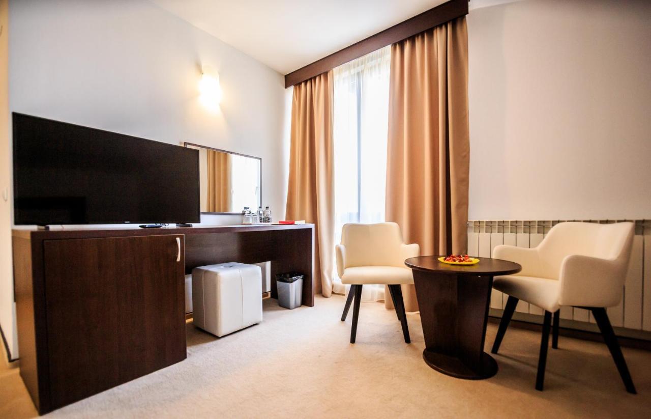 Hotel La Dolce Vita Zărneşti Dış mekan fotoğraf