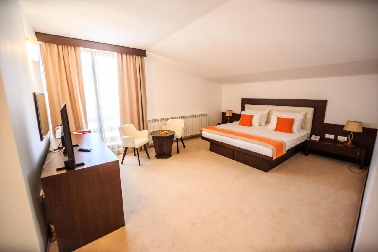 Hotel La Dolce Vita Zărneşti Dış mekan fotoğraf