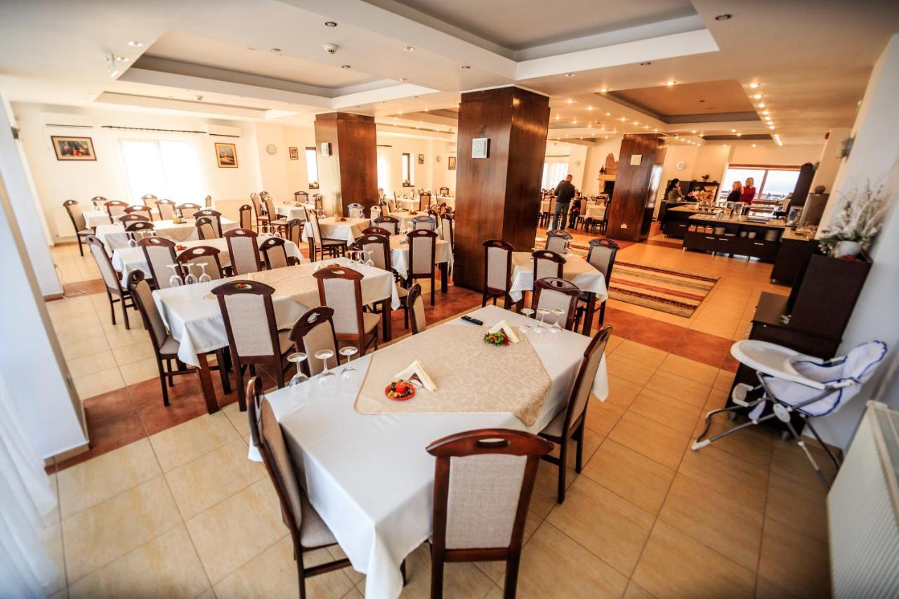 Hotel La Dolce Vita Zărneşti Dış mekan fotoğraf