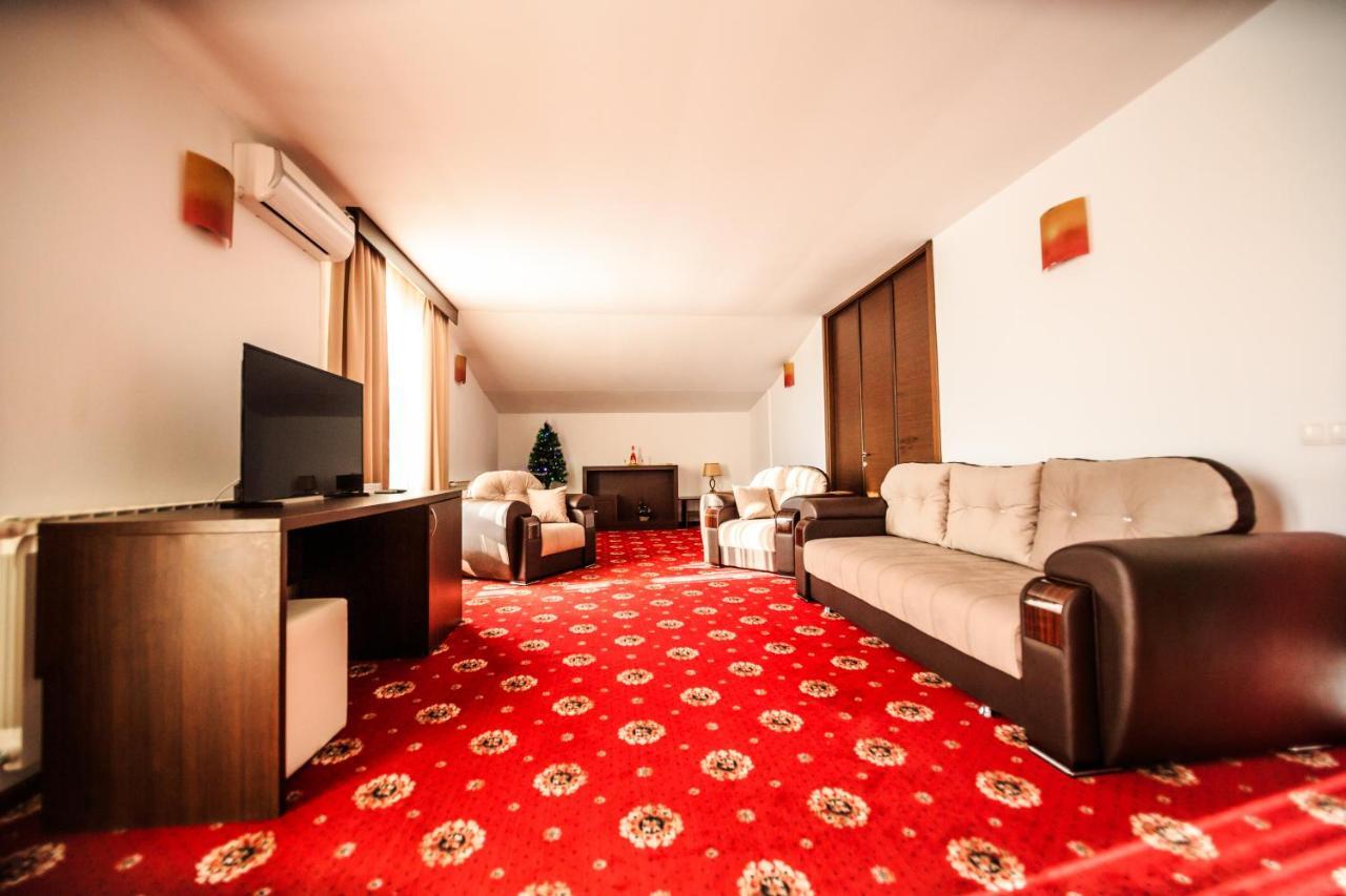 Hotel La Dolce Vita Zărneşti Dış mekan fotoğraf